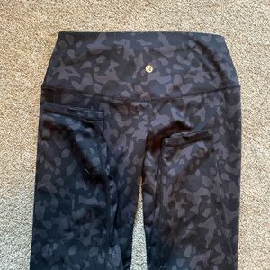 Lululemon 3/4 cheetah print leggings